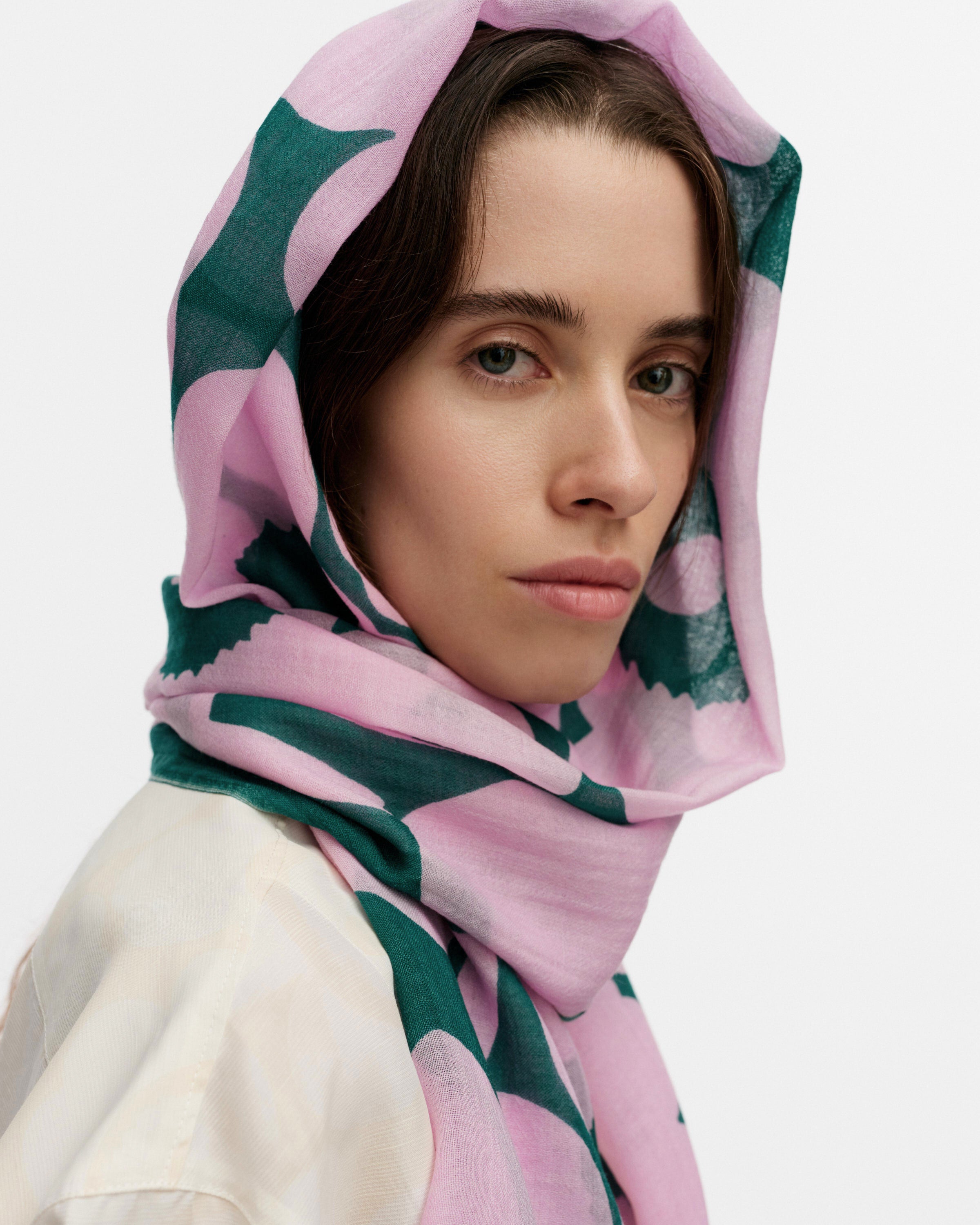 FIORE UNIKKO WOOL SCARF 180X70CM | MARIMEKKO