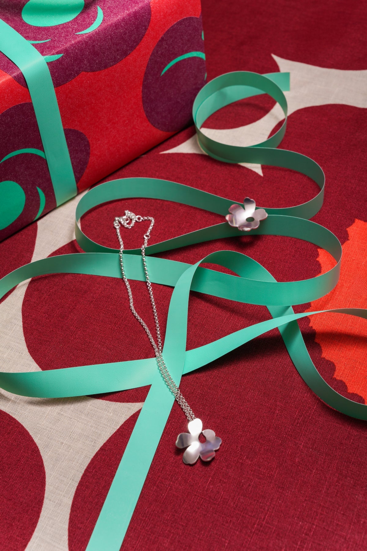 MARIMEKKO Holiday Combo set 8 - $4399 (KALEVALA LIMITED QUANTITY)