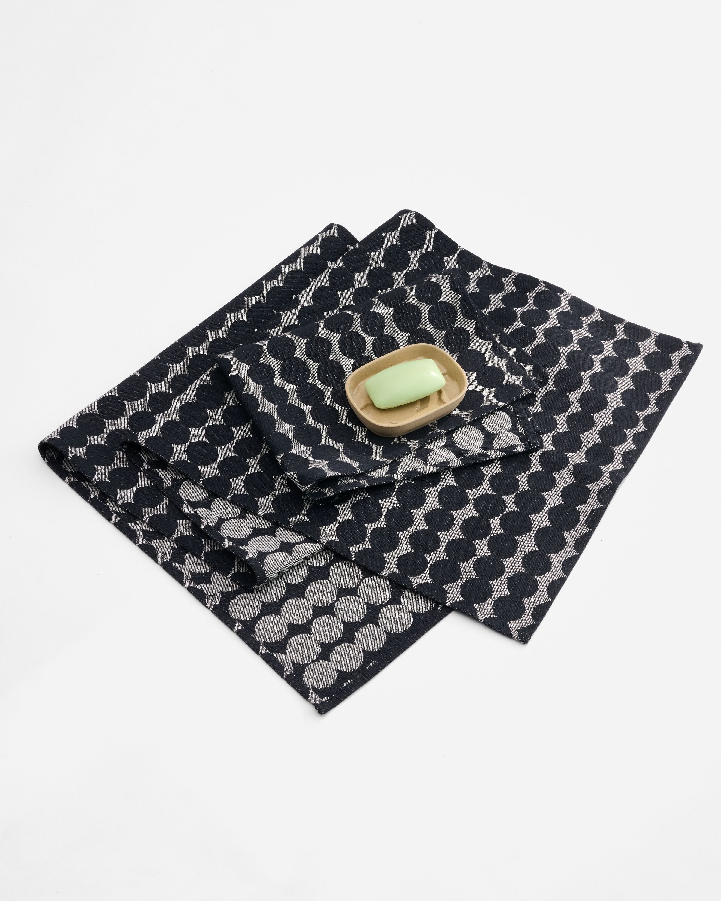 Unikko Bathroom Set