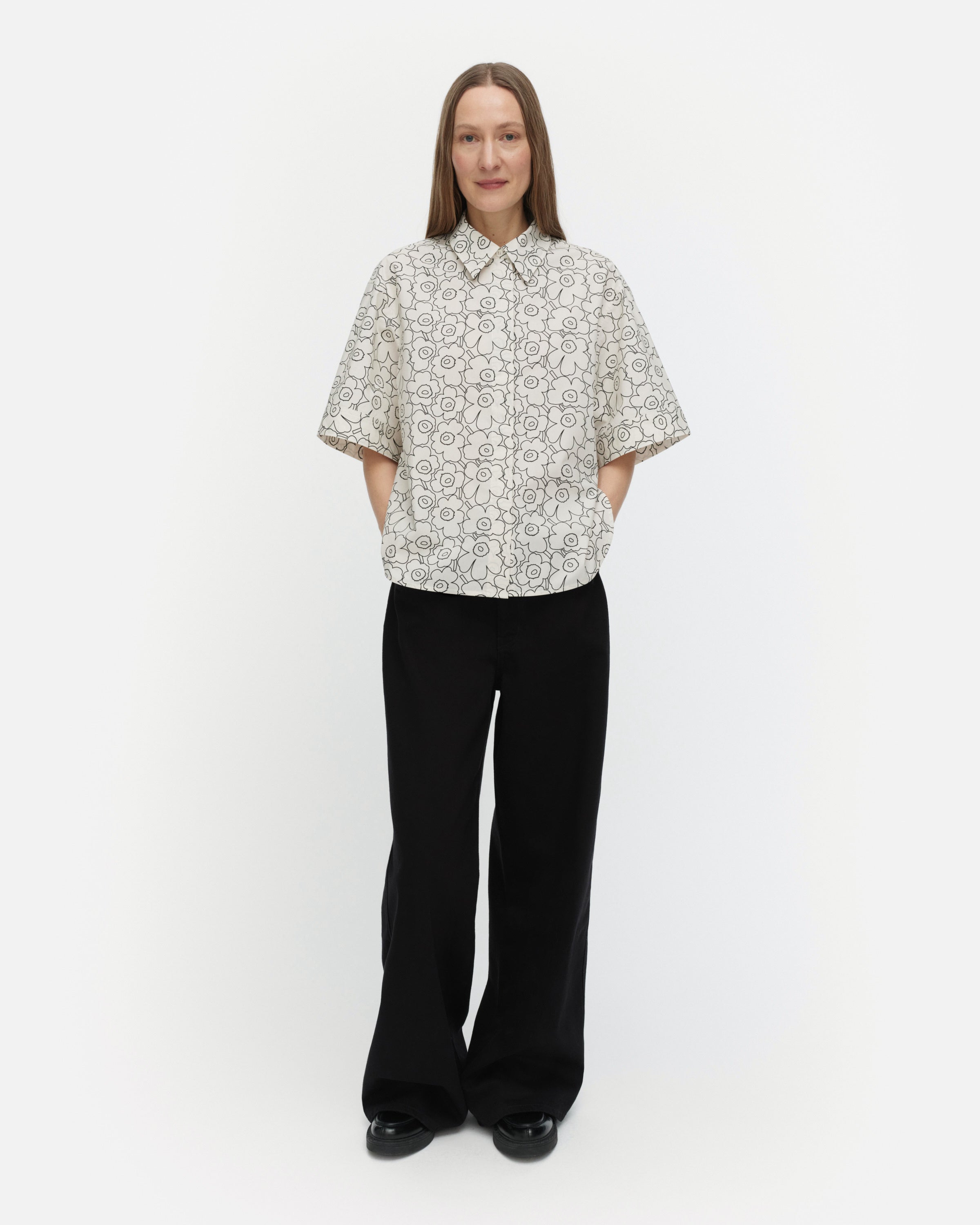 Standardi Outline Unikko Shirt 65cm