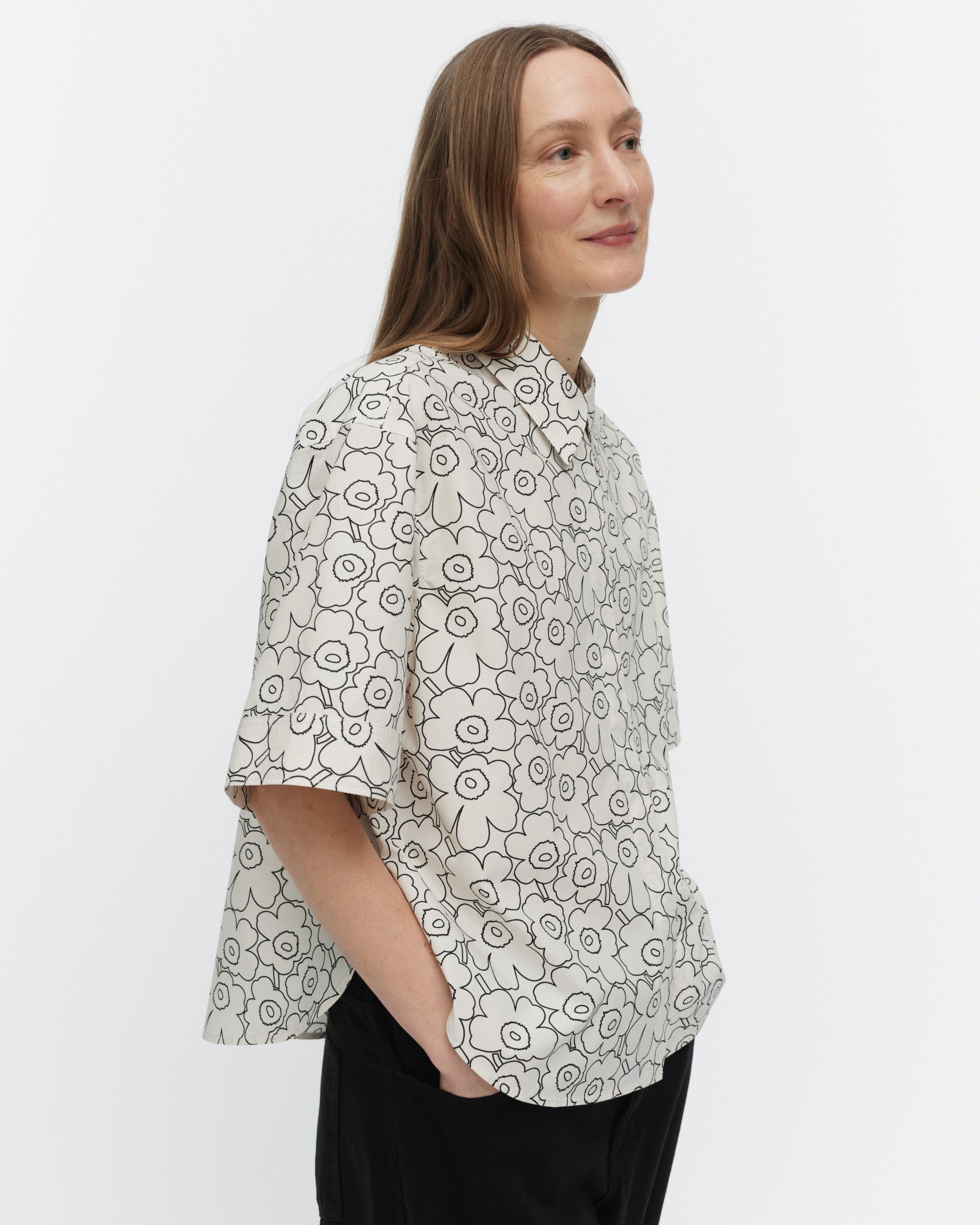 Standardi Outline Unikko Shirt 65cm
