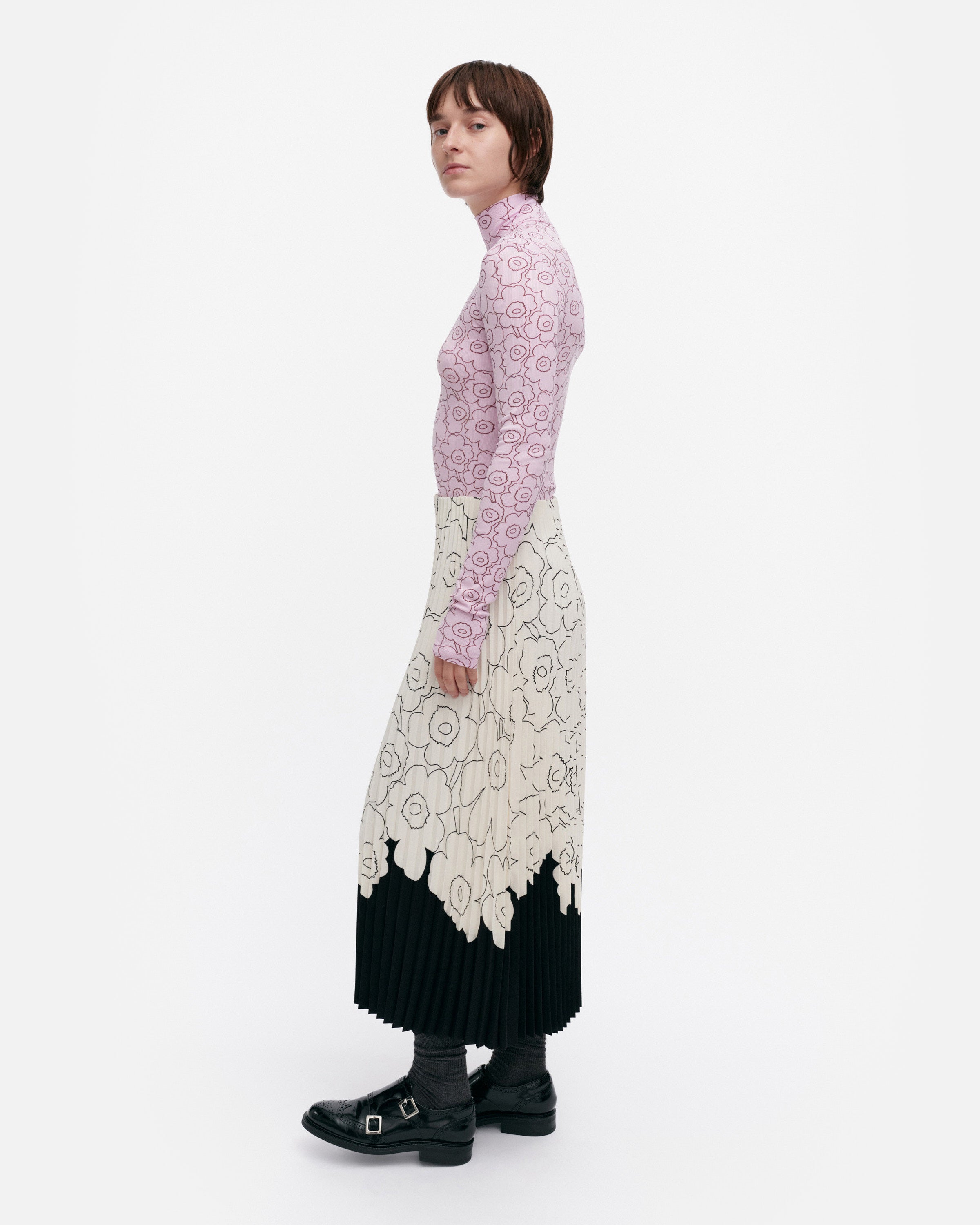 Solmia Outline Unikko Turtleneck Long Sleeve Top 57cm