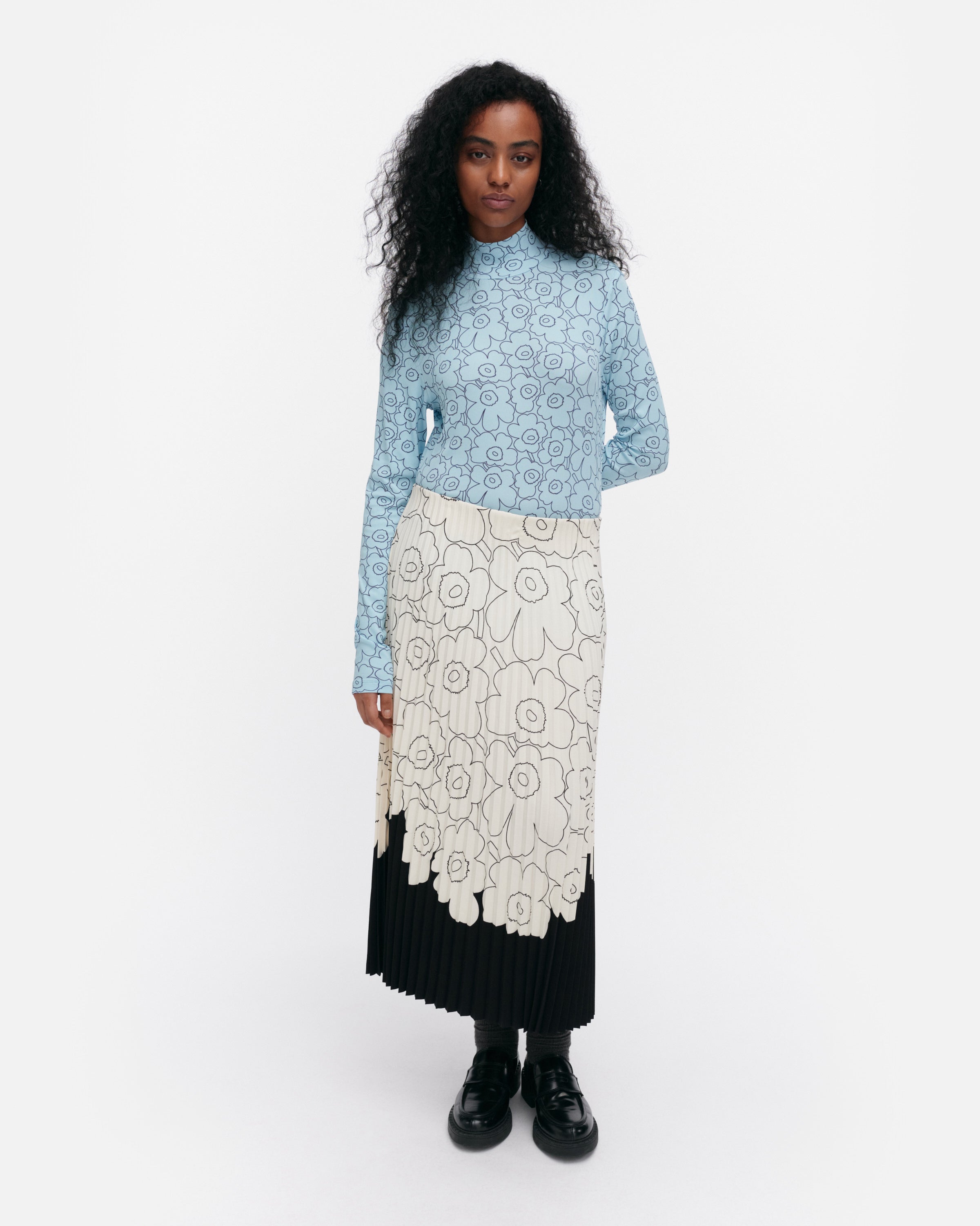 Solmia Outline Unikko Turtleneck Long Sleeve Top 57cm