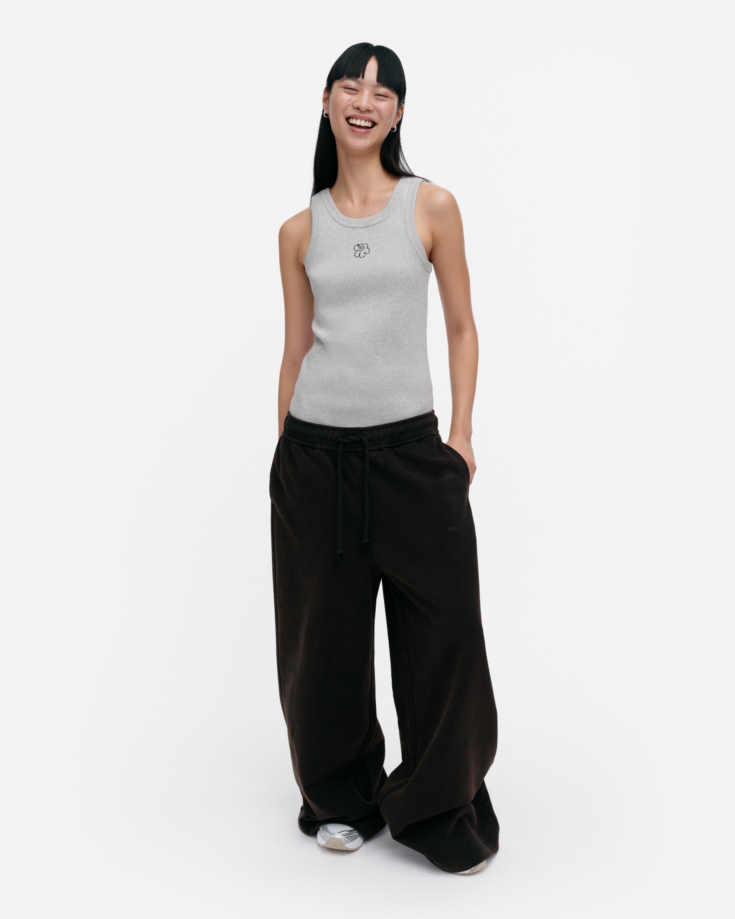 Puuska Vihkiruusu Placement Kioski Sweat Pants