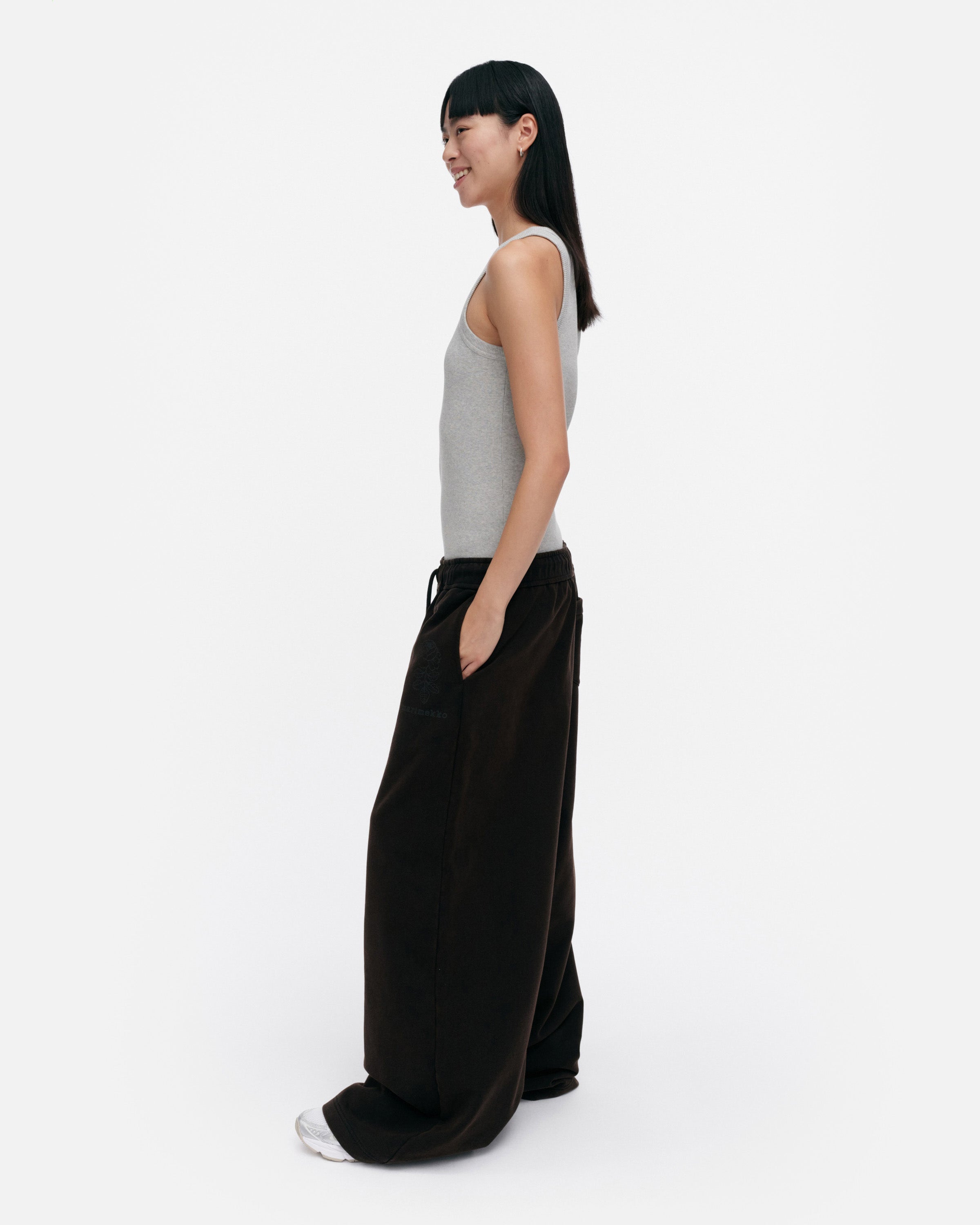 Puuska Vihkiruusu Placement Kioski Sweat Pants