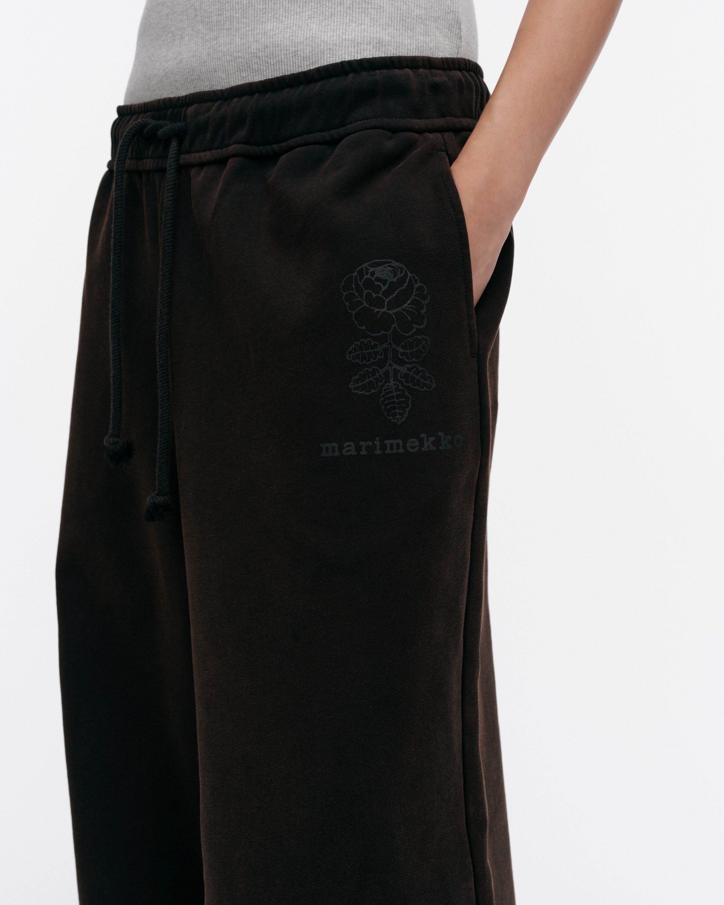 Puuska Vihkiruusu Placement Kioski Sweat Pants