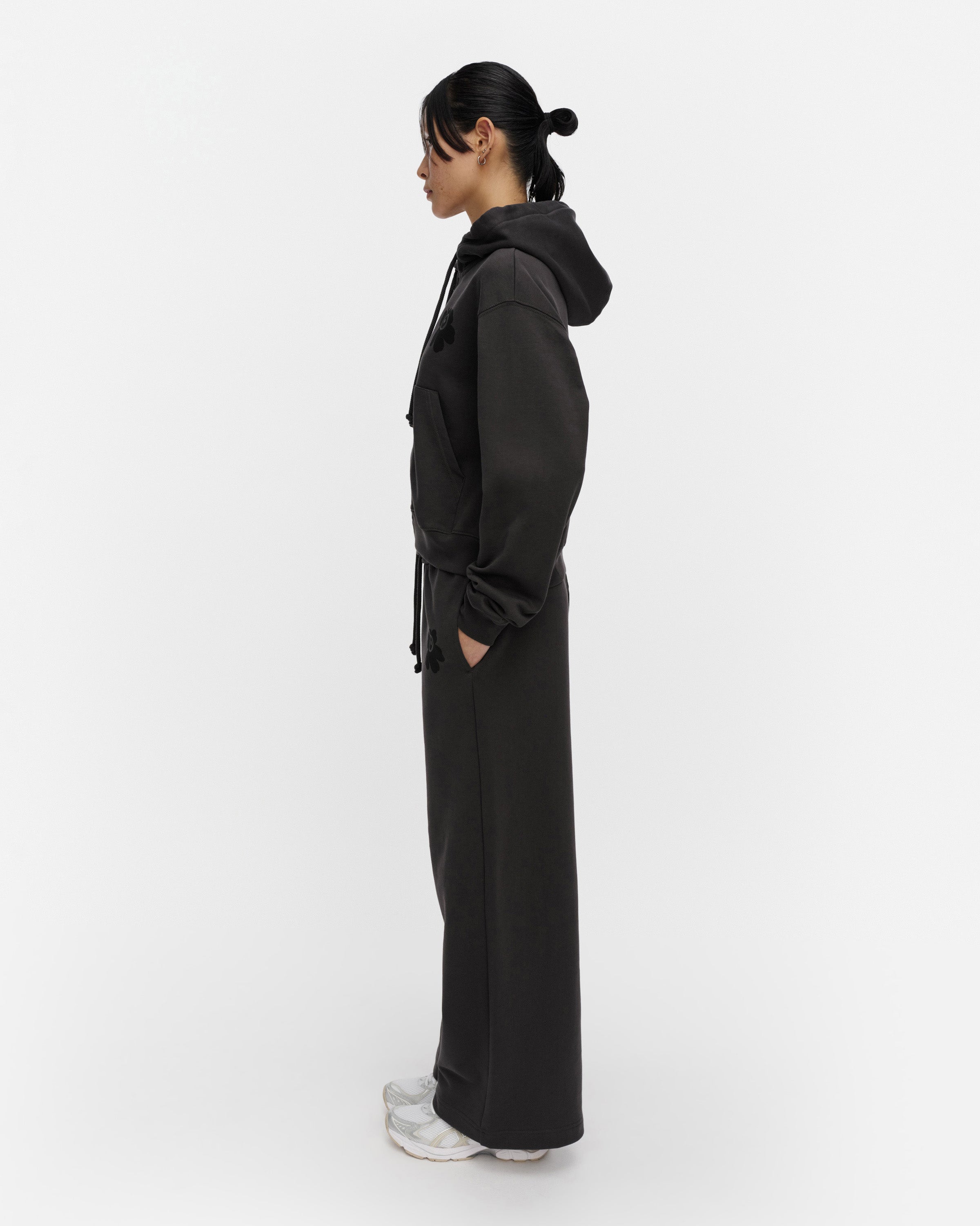 Naturaali Unikko Placement Kioski Sweatpants