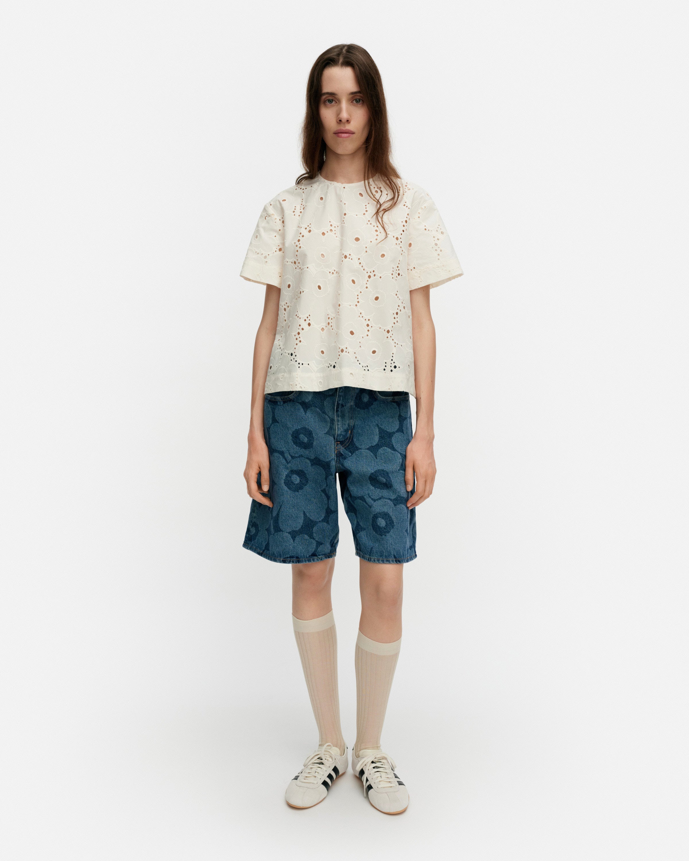 Alustus Unikko Lace Short Sleeve Blouse 57cm