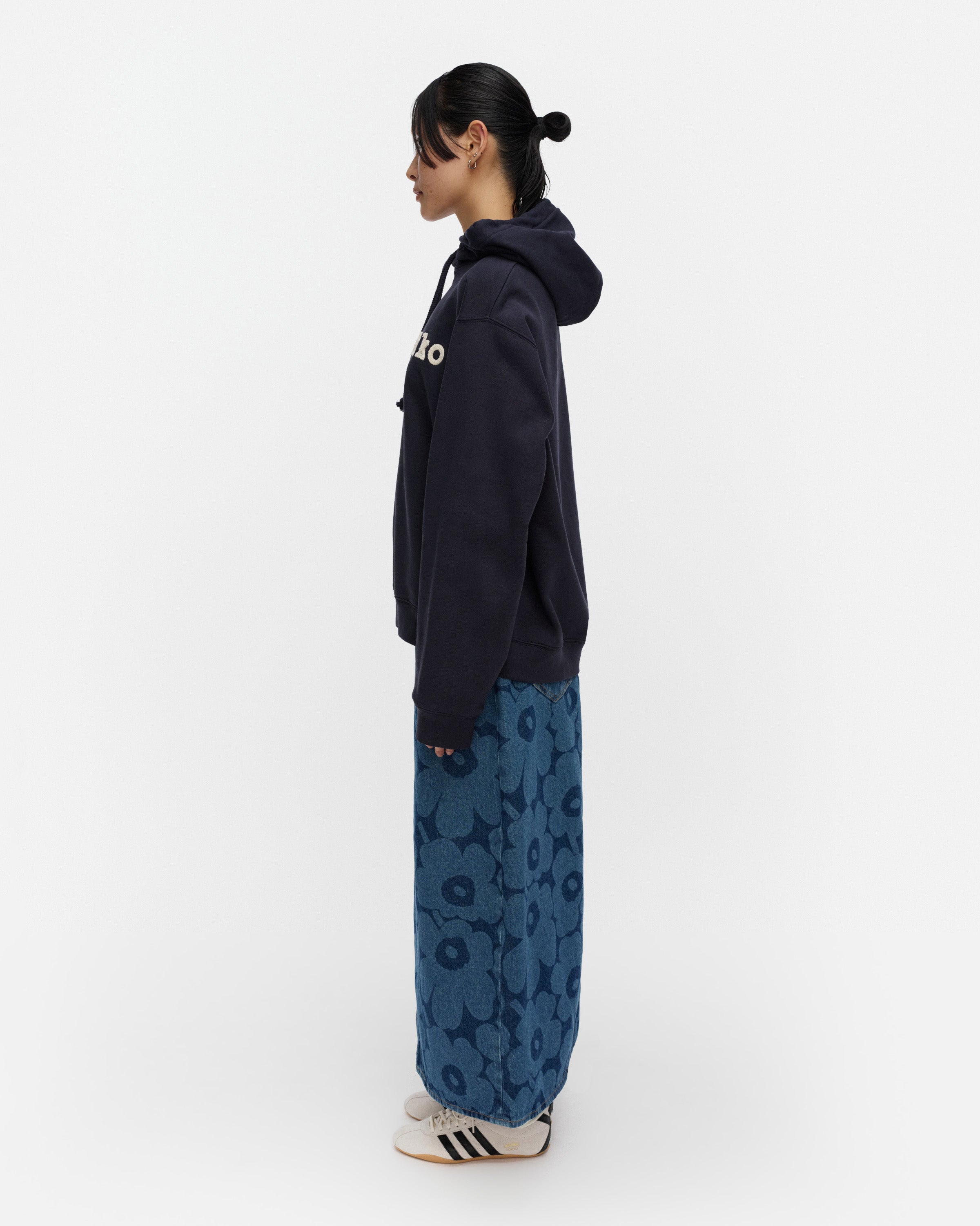 Kioski Skripti Embroidery Logo Placement Hoodie 66cm