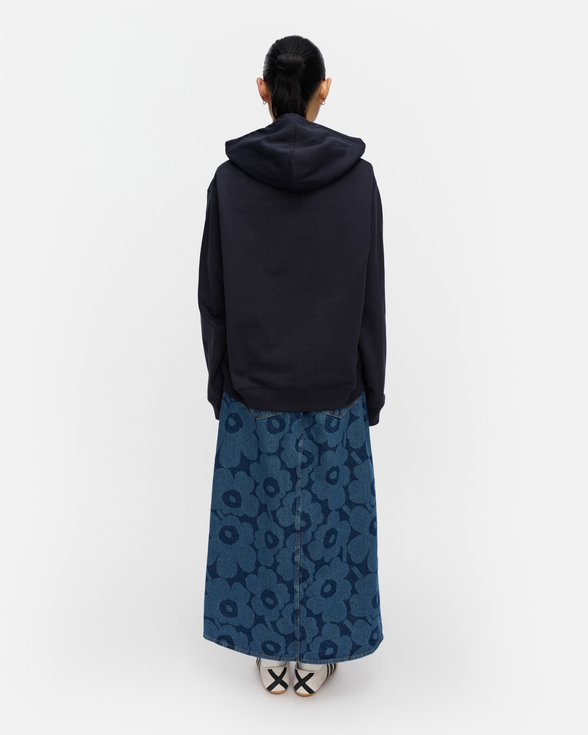 Kioski Skripti Embroidery Logo Placement Hoodie 66cm