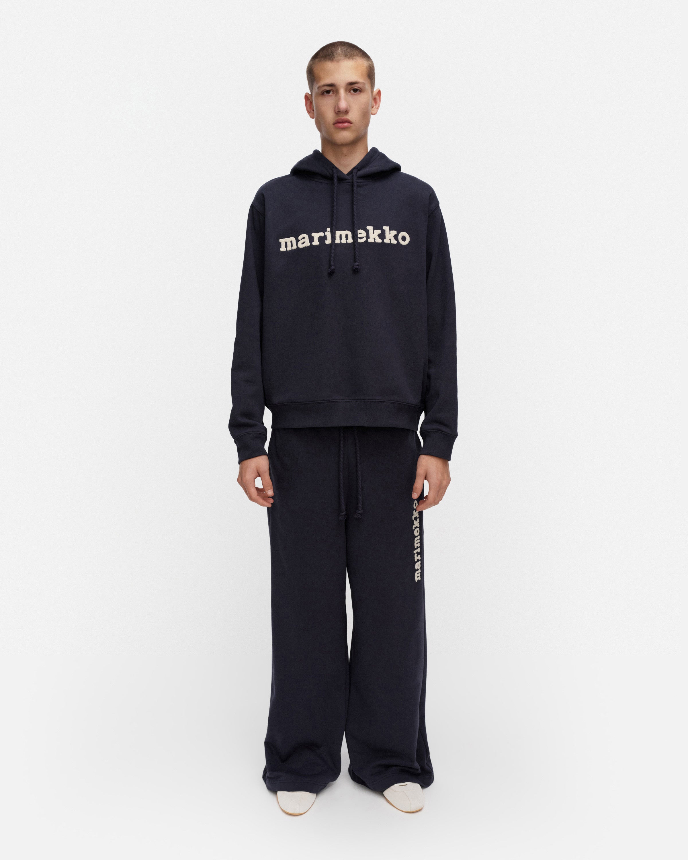 Kioski Skripti Embroidery Logo Placement Hoodie 66cm
