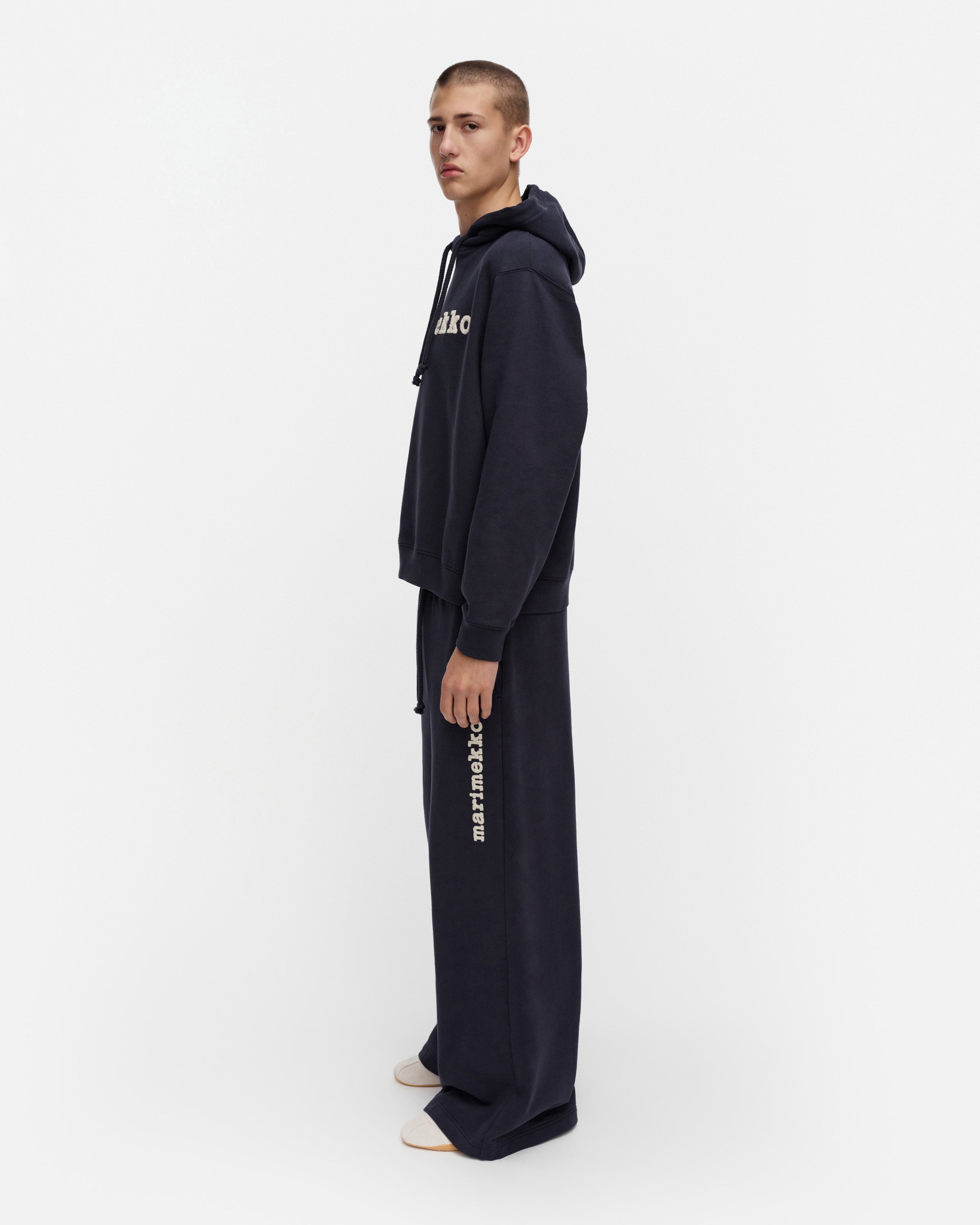 Kioski Skripti Embroidery Logo Placement Hoodie 66cm