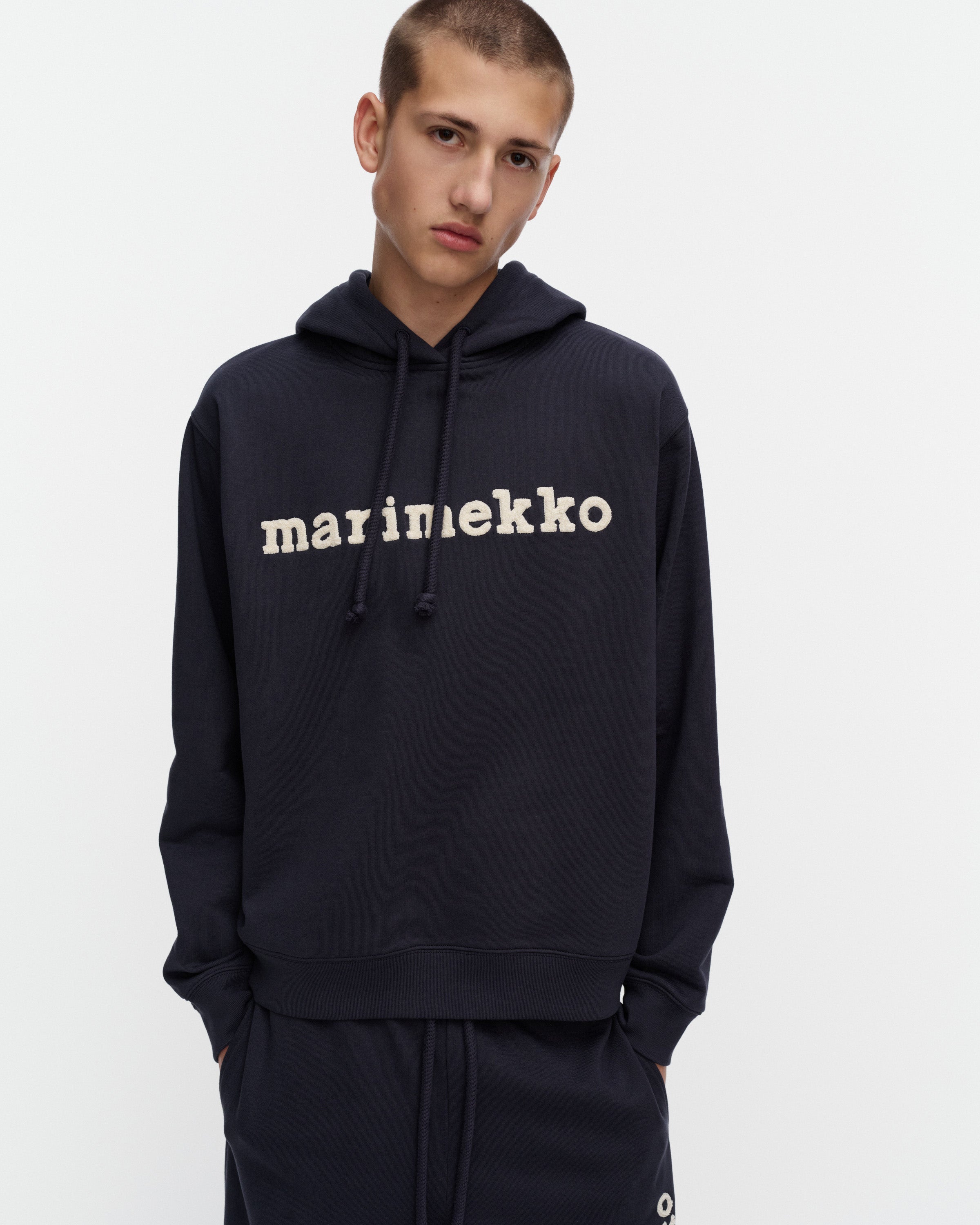 Kioski Skripti Embroidery Logo Placement Hoodie 66cm