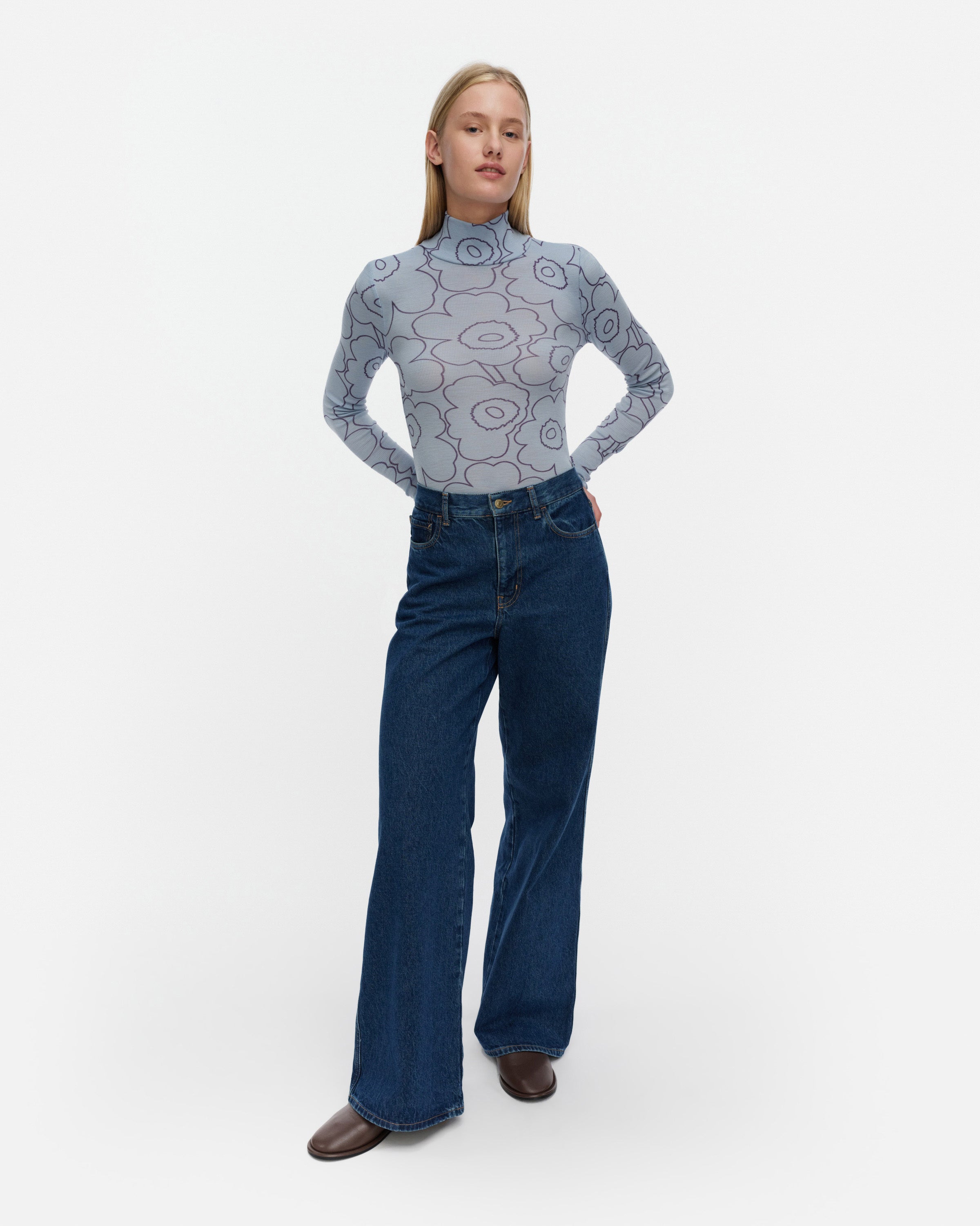 Hailyva Outline Unikko Wool Rib Slim Turtleneck Long Sleeve Top