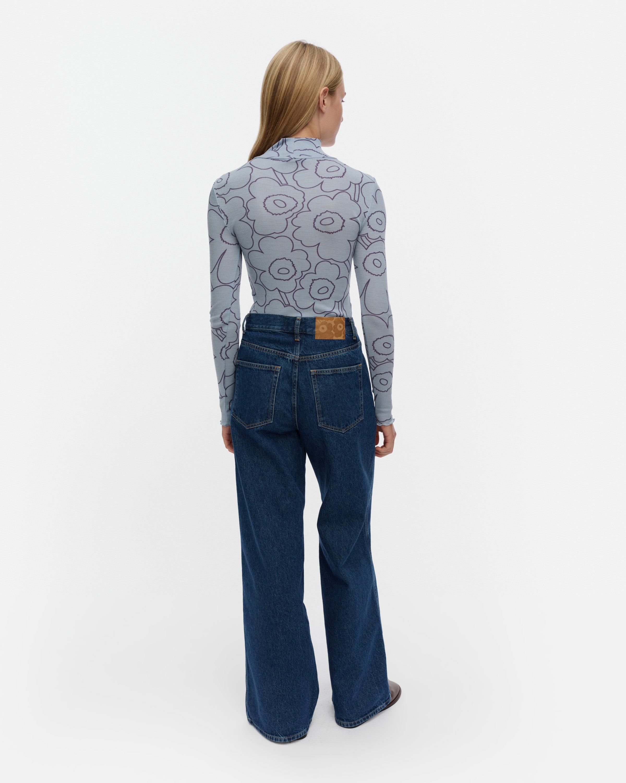 Hailyva Outline Unikko Wool Rib Slim Turtleneck Long Sleeve Top