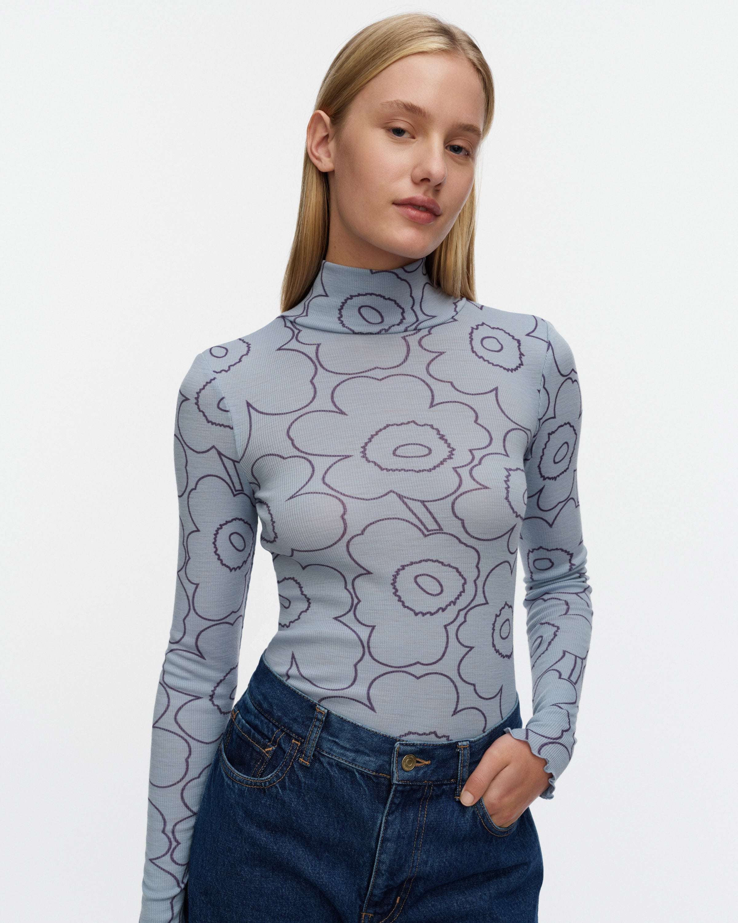 Hailyva Outline Unikko Wool Rib Slim Turtleneck Long Sleeve Top