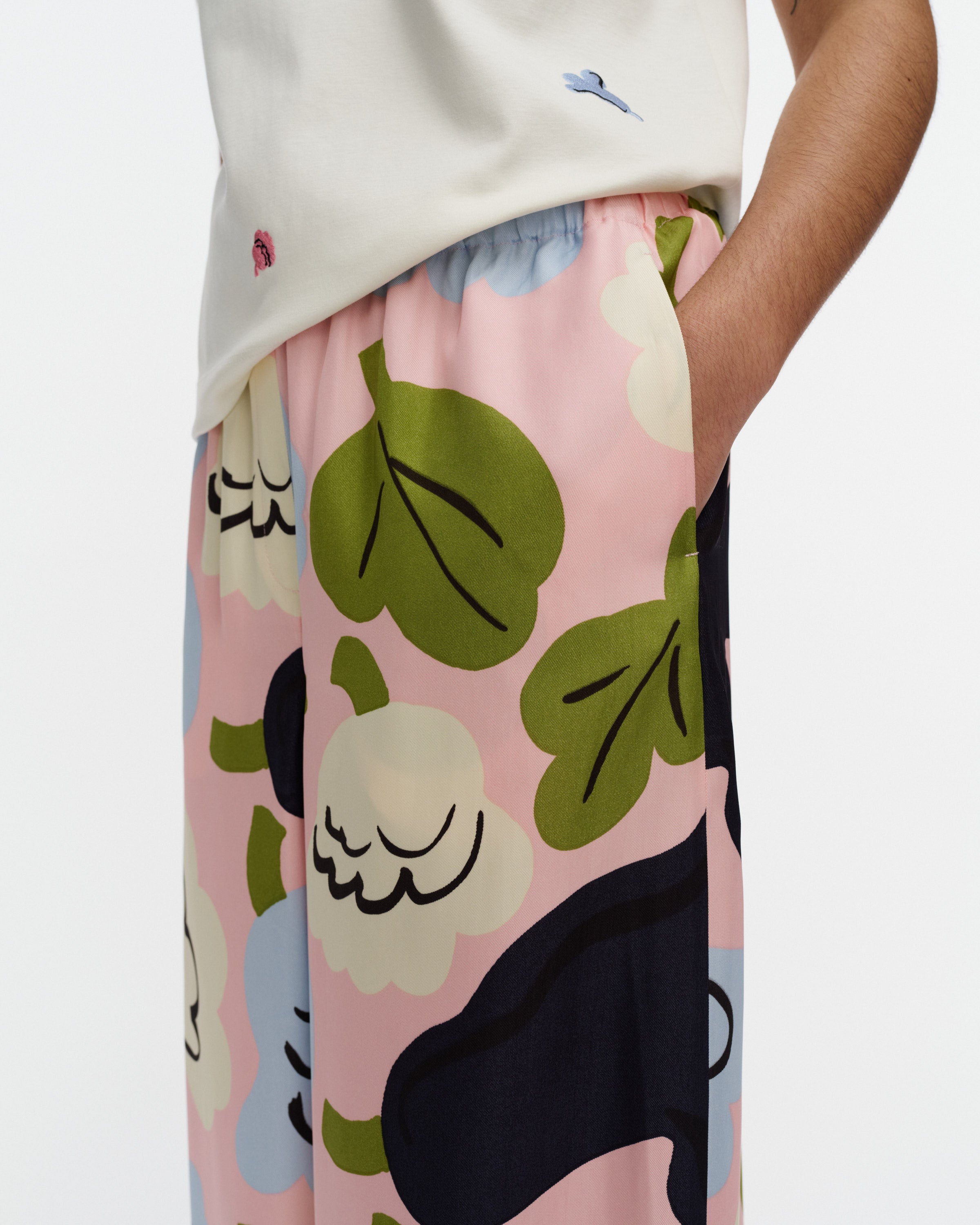 Vaihtelu Kukasta Kukkaan Trousers