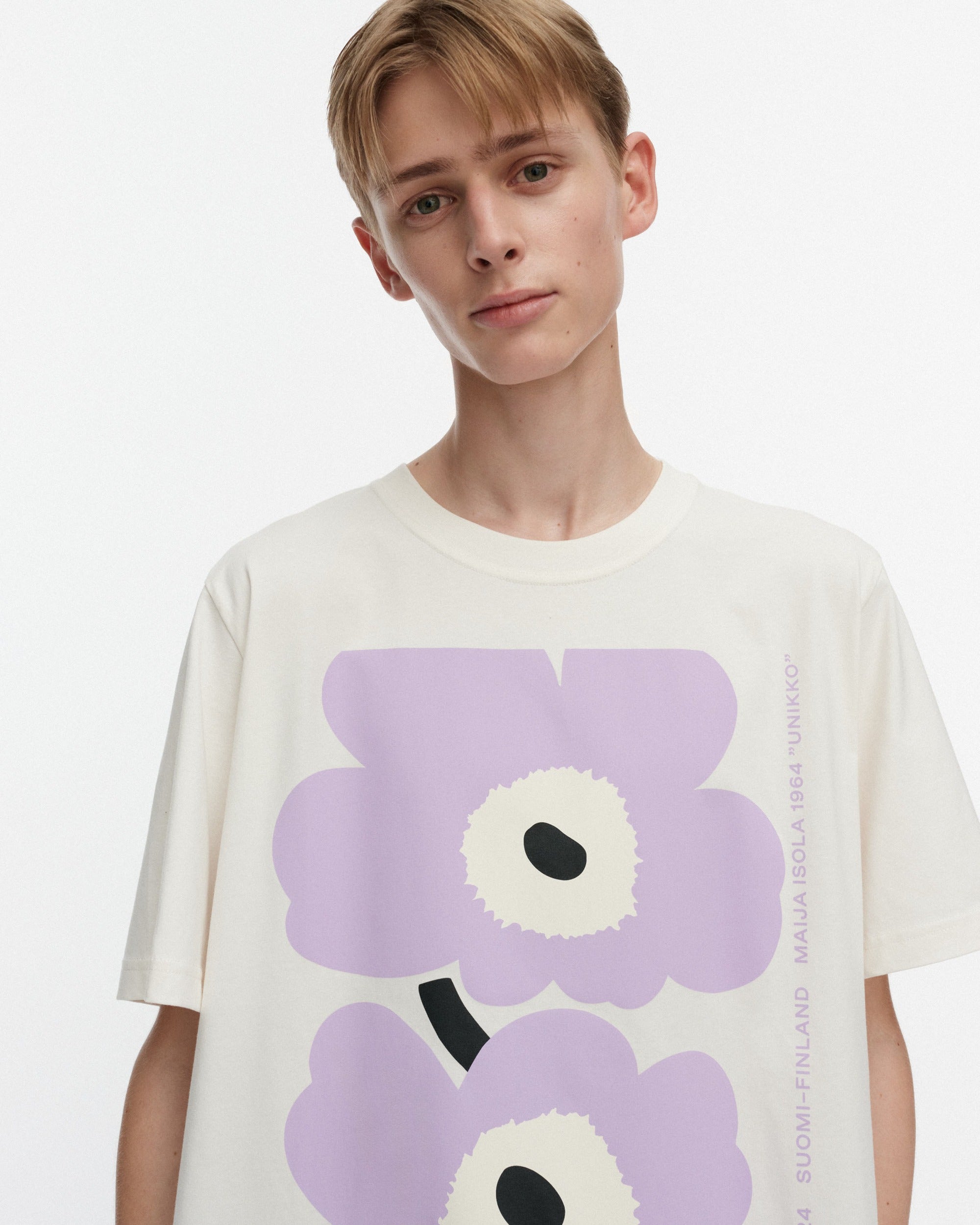 Kioski Asia Exclusive Embla Unikko Placement Short Sleeve Top